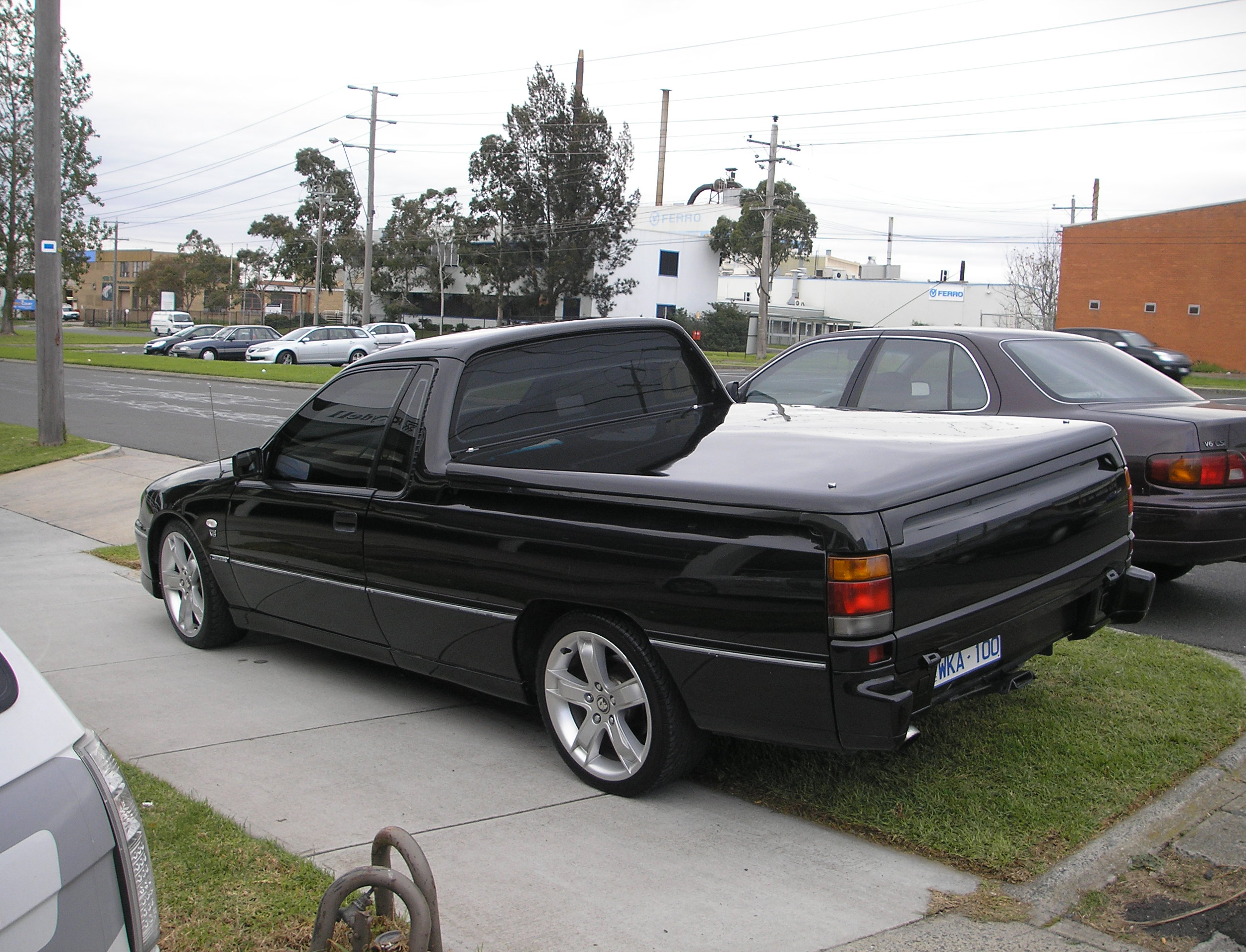 VR1-Holden-VN-VS-Commodore-1pc-HSP-Hard-Lid-1.jpg